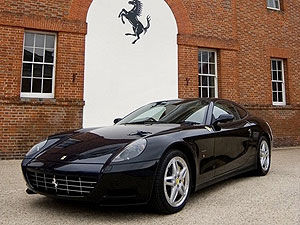 穆帥開豪車加盟皇馬 價值200萬全球僅60輛