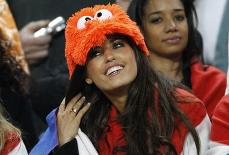 斯內(nèi)德周末舉行婚禮 重金包下全部度假村