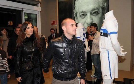 斯內(nèi)德周末舉行婚禮 重金包下全部度假村