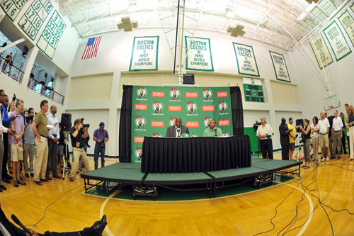 奧尼爾正式亮相凱爾特人