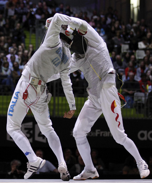 擊劍世錦賽：中國(guó)男隊(duì)大逆轉(zhuǎn) 歷史首獲花劍團(tuán)體冠軍