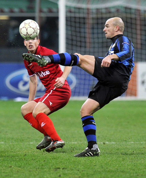 歐冠：國米終止五場不勝 巴薩奪小組頭名