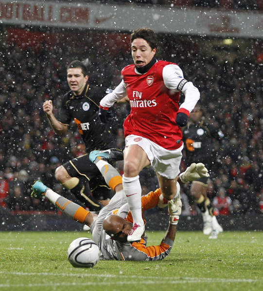 英格蘭聯賽杯：曼聯慘敗西漢姆 阿森納晉級四強