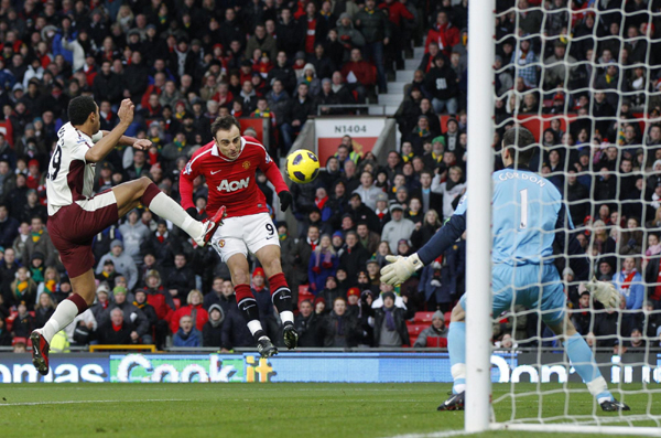 英超：曼聯(lián)2:0奪半程冠軍 曼城3:1升至次席