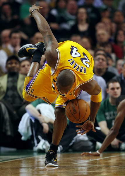 科比23分湖人成功復(fù)仇 阿倫3分創(chuàng)紀(jì)錄難救綠衫軍