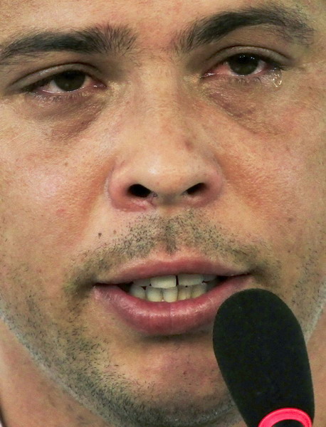 情人節(jié)羅納爾多正式宣布退役 結(jié)束18年職業(yè)生涯