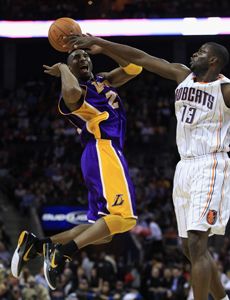 科比帶病湖人慘遭羞辱 山貓血洗衛冕冠軍