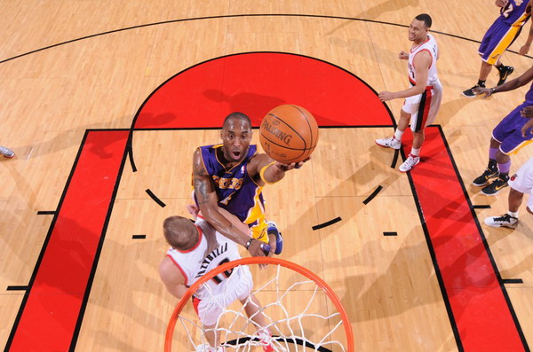 科比關鍵球拯救湖人 羅伊復出開拓者加時惜敗