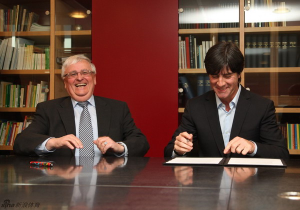 德足協宣布勒夫續約至2014 拜仁計劃落空