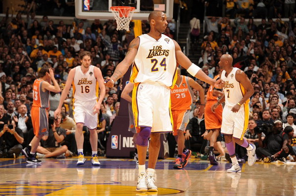 科比42分湖人三加時勝太陽