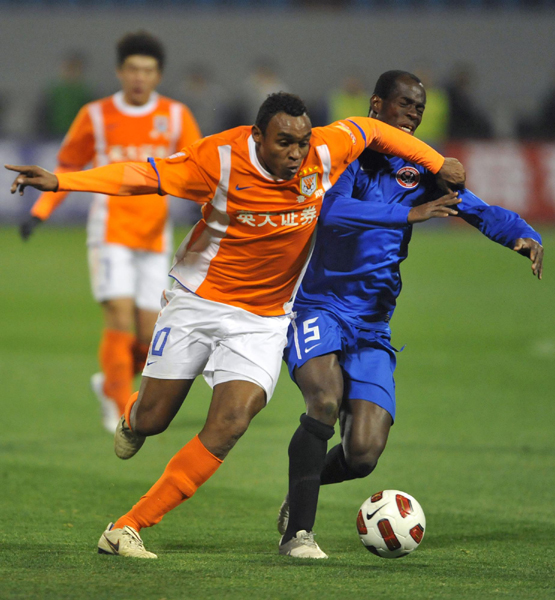 中超揭幕：山東3度領先被成都追平 上海補時失球平青島