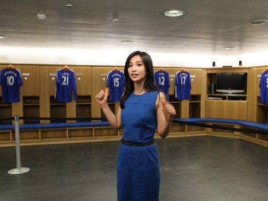 李冰冰出席切爾西晚宴 與魔獸相談甚歡