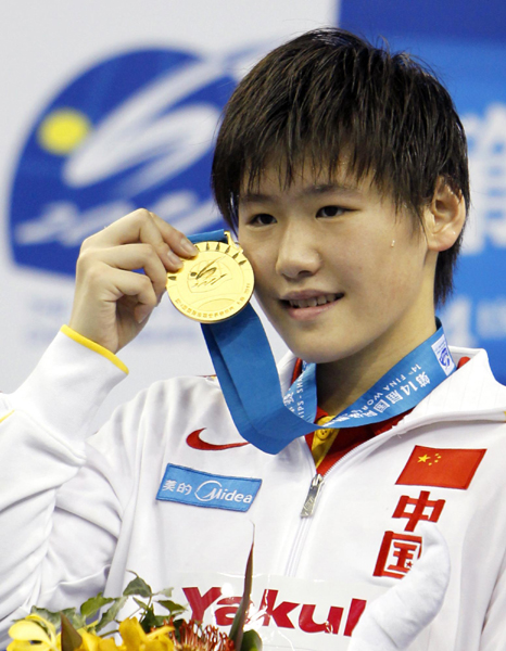 世游賽：15歲葉詩文超級逆轉 奪中國游泳首金