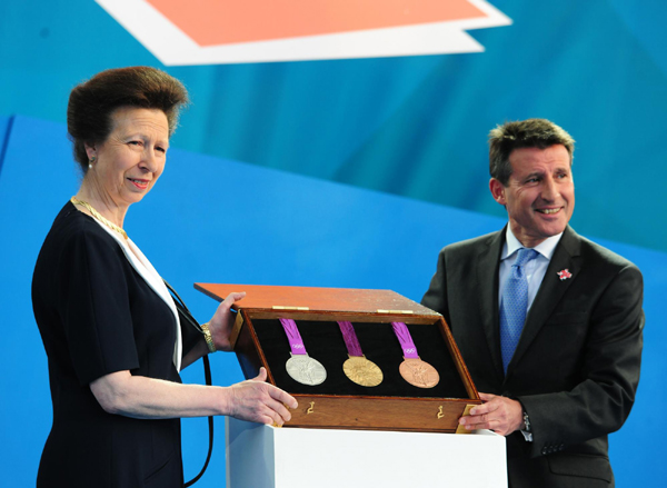 倫敦慶祝奧運(yùn)會(huì)一周年倒計(jì)時(shí) 奧運(yùn)獎(jiǎng)牌亮相