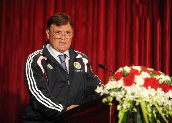 足協(xié)宣布卡馬喬正式出任中國男足國家隊主教練