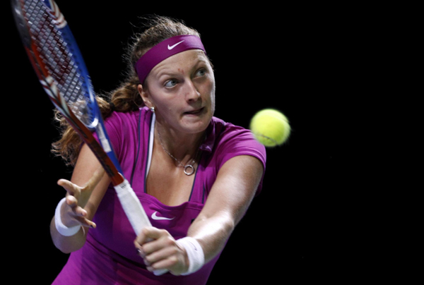 WTA年終總決賽：科維托娃鏖戰三盤擊退阿扎倫卡封后