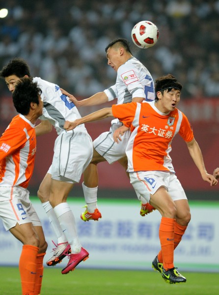 足協(xié)杯：天津泰達(dá)2:1戰(zhàn)勝山東魯能首次捧杯