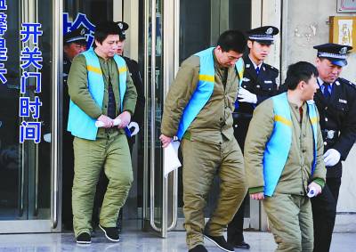 中國(guó)足球大審判 掃黑還是洗白