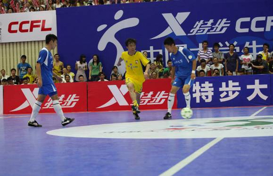 高峰、梁永斌領(lǐng)銜中國明星隊助陣特步大五聯(lián)賽總決賽