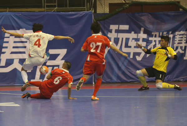 特步大五總決賽冠軍爭霸 足球啦啦隊創舞精彩