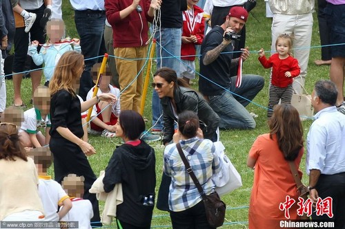 小貝與學生家長賽百米奪冠 辣妹參加媽媽組