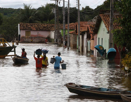 Brazil boosts flood aid for 308K left homeless
