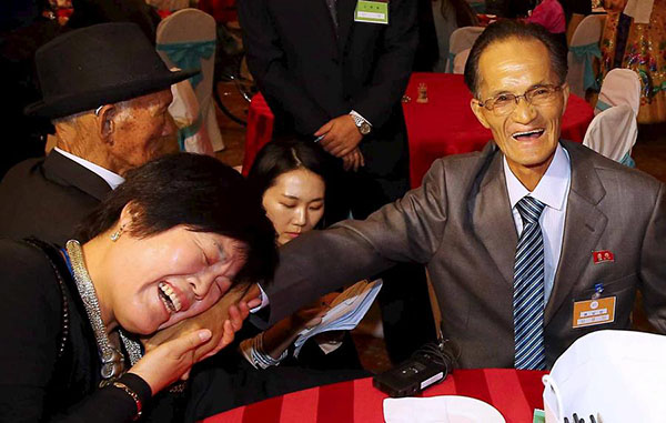 S. Koreans reunion with DPRK relatives after 60 years