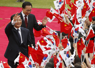 溫家寶訪問(wèn)韓國(guó)